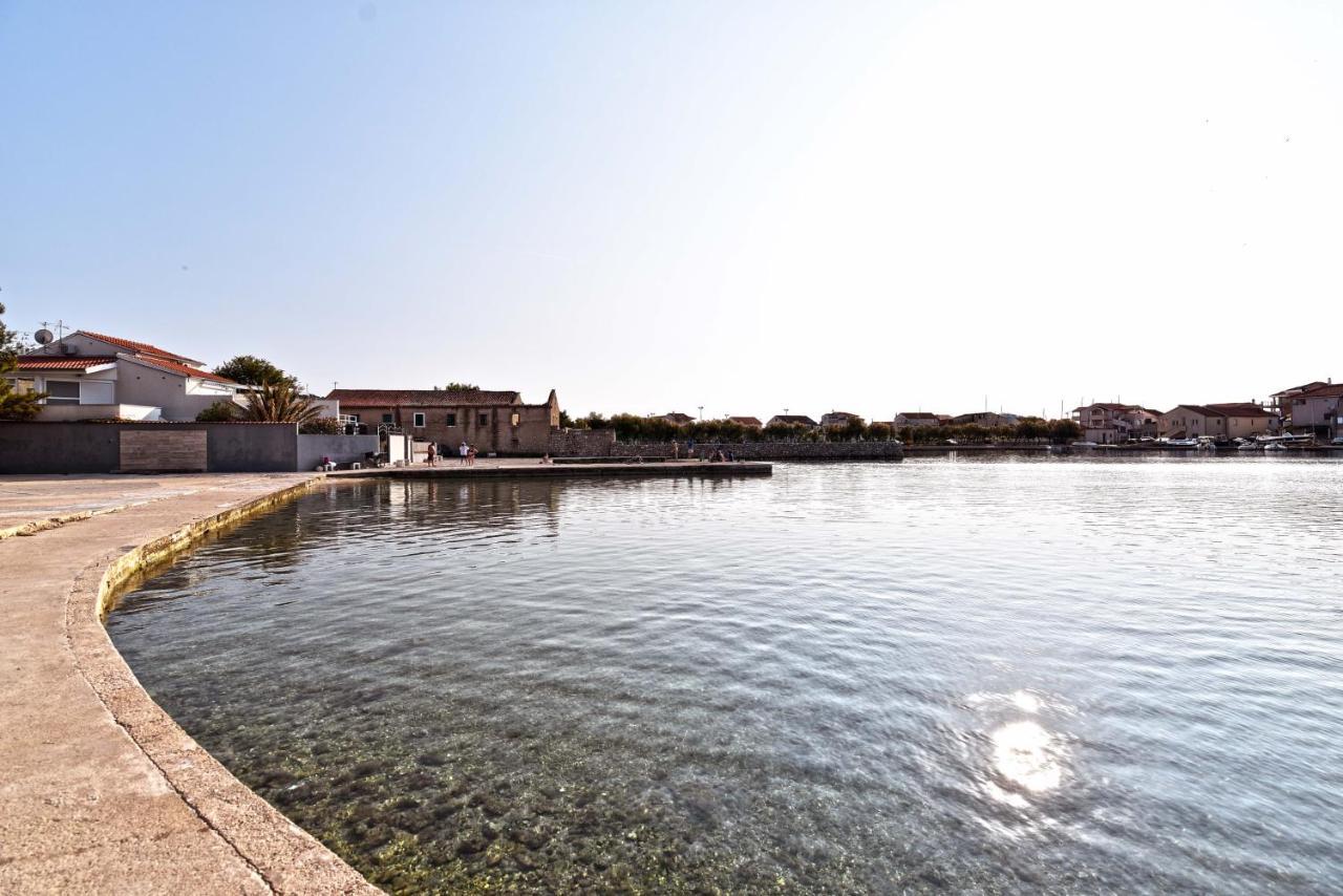 Apartmani Vinetan Betina  Bagian luar foto