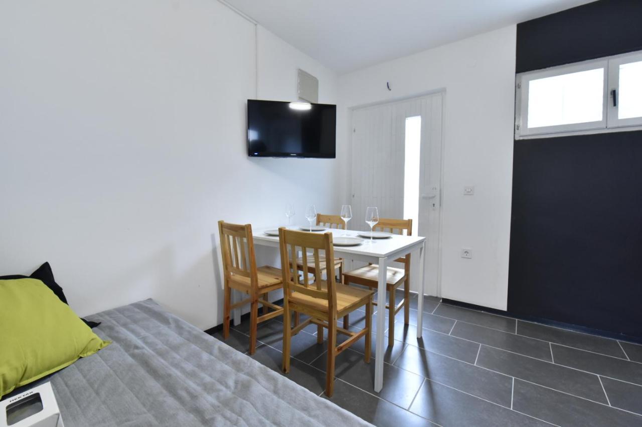Apartmani Vinetan Betina  Bagian luar foto